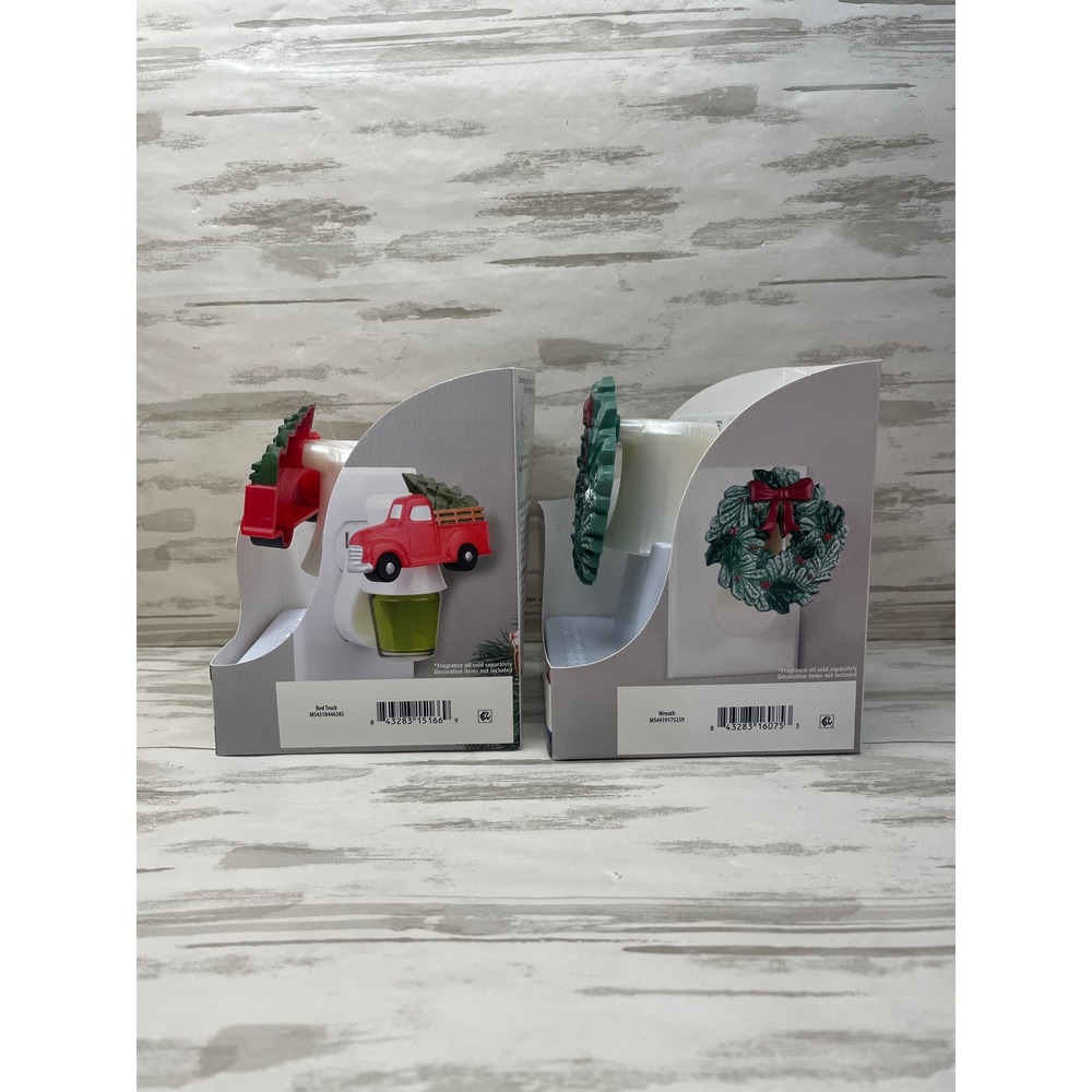 Mainstays Aroma Accents Red Truck & Christmas Tree Wreath Fragrance Plug - Picture 2 of 5